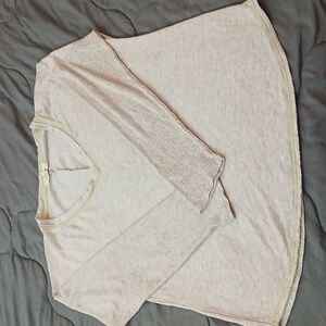 Peyton Primrose vneck